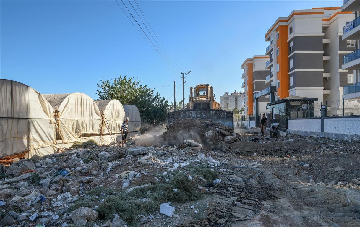 Kepez yeni yollarla planlı şehirleşiyor