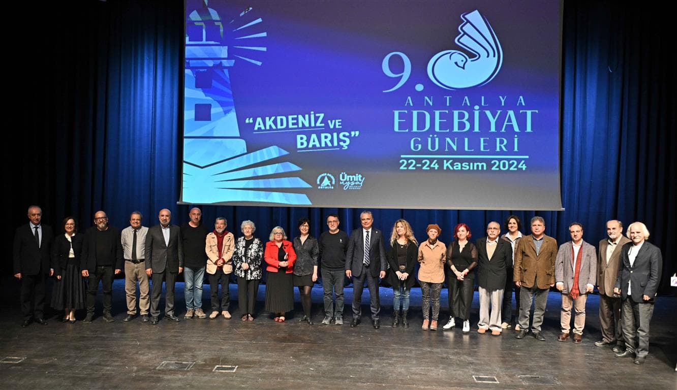 Muratpaşa’da demokrasi için sanat
