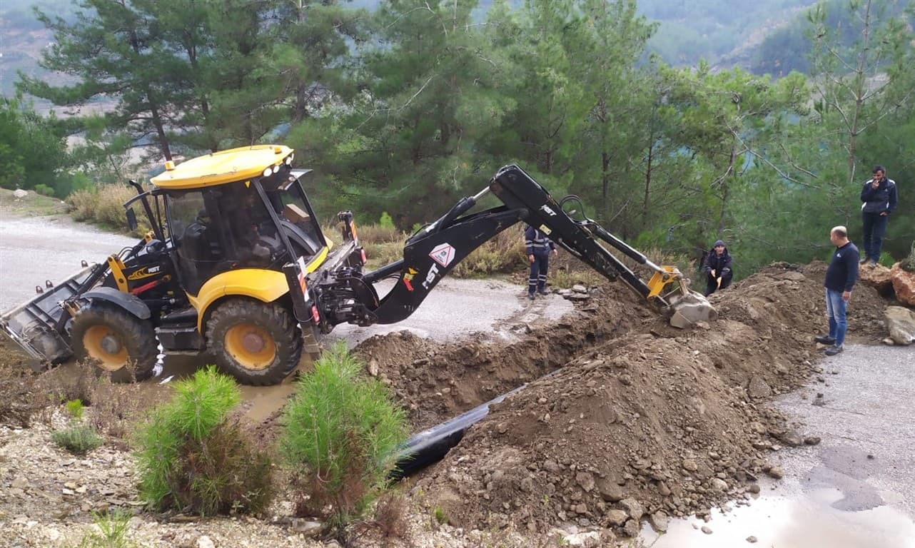 Alanya’da yol bakımları sürüyor