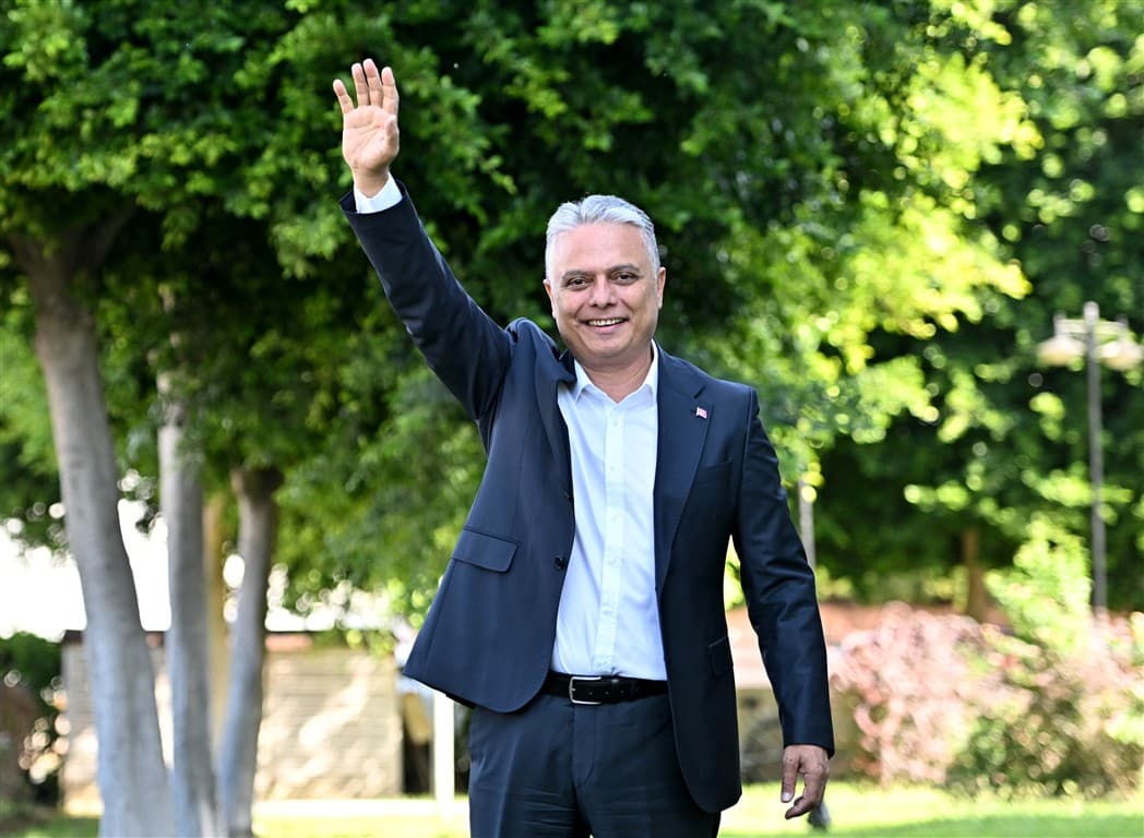Muratpaşa Belediye Başkanı Ümit Uysal’dan yeni yıl mesajı