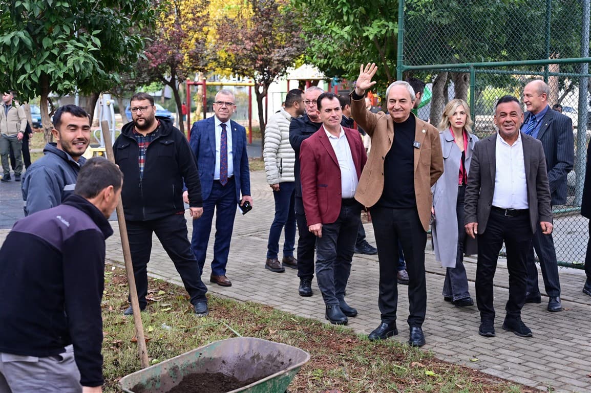 Varsak Karşıyaka’da üç park yenilendi