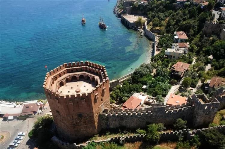 Tarihten Günümüze Alanya: Akdeniz’in Gözde Turizm Cenneti