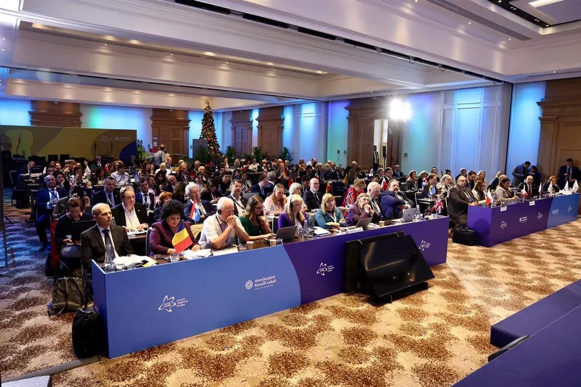 Muratpaşa Belediyesi, CEMR Liderler Zirvesi’nde yerel demokrasi uygulamalarını paylaştı