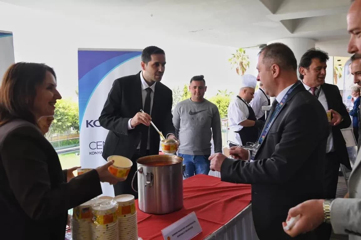Konyaaltı Belediyesi, zirvede Çandır Fasulyesi'ni tanıttı