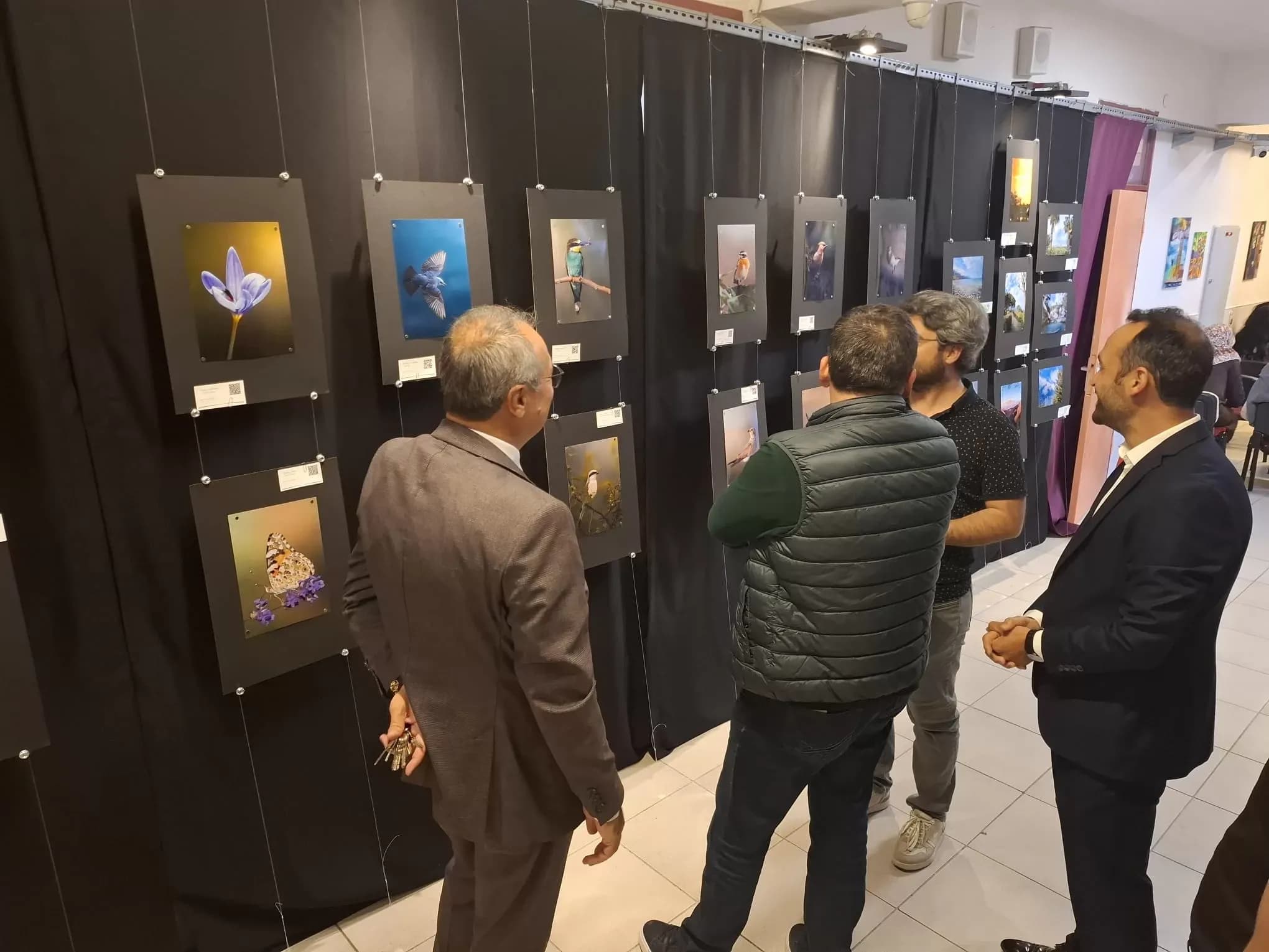 Kemer'de yıl sonu resim sergisi düzenlendi