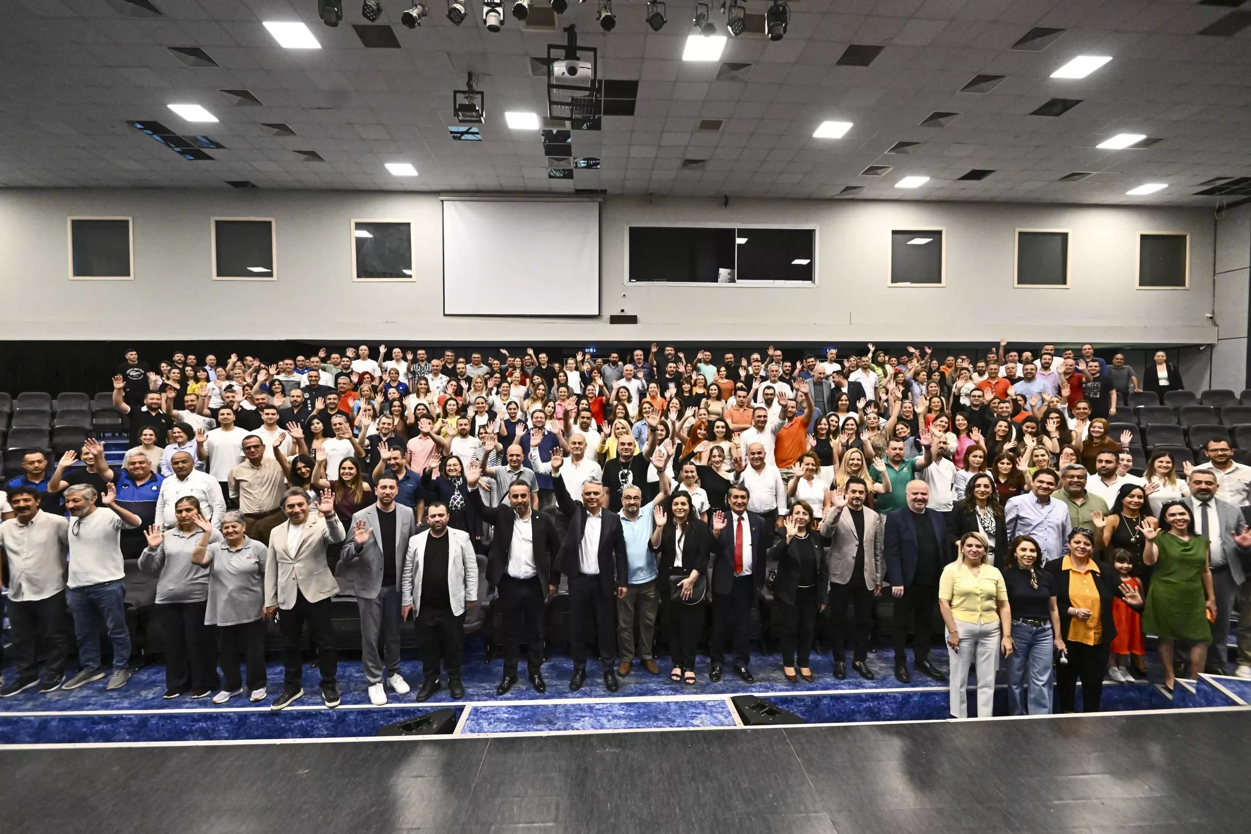 Muratpaşa Belediye Başkanı Uysal, personellerle bayramlaşma töreninde buluştu