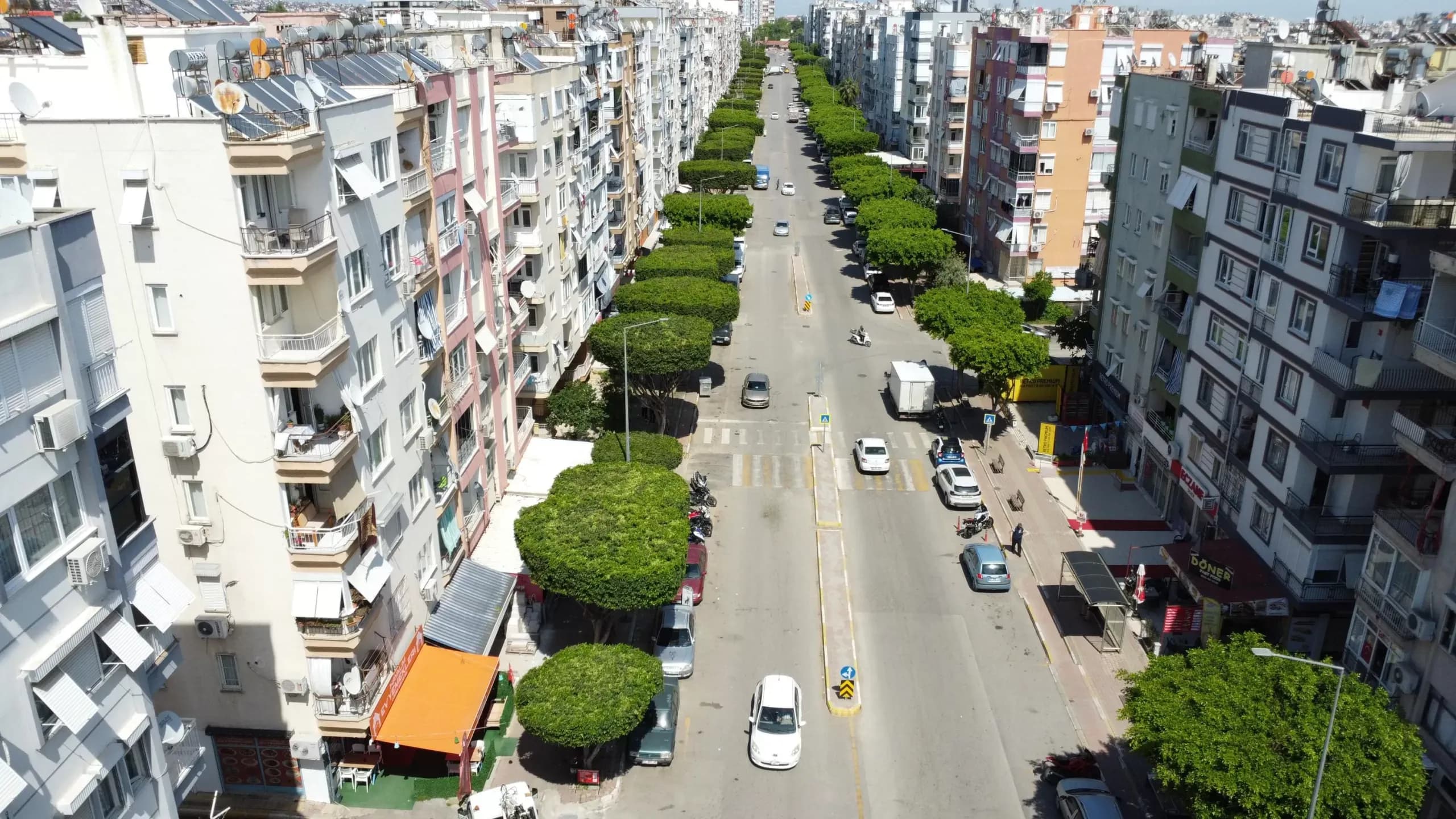 Kepez'de park ve yeşil alanlarda bakım çalışmaları yapıldı