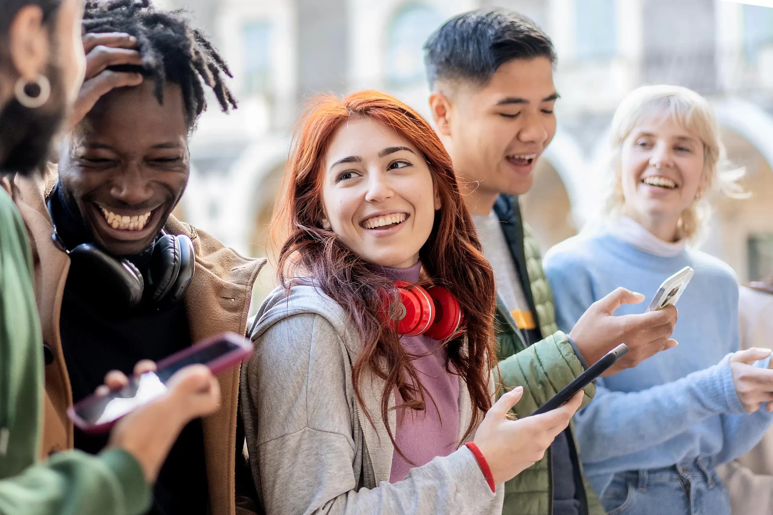 Akıllı telefonlardan üniversite diploması dönemi başladı: Eğitim modeli değişiyor