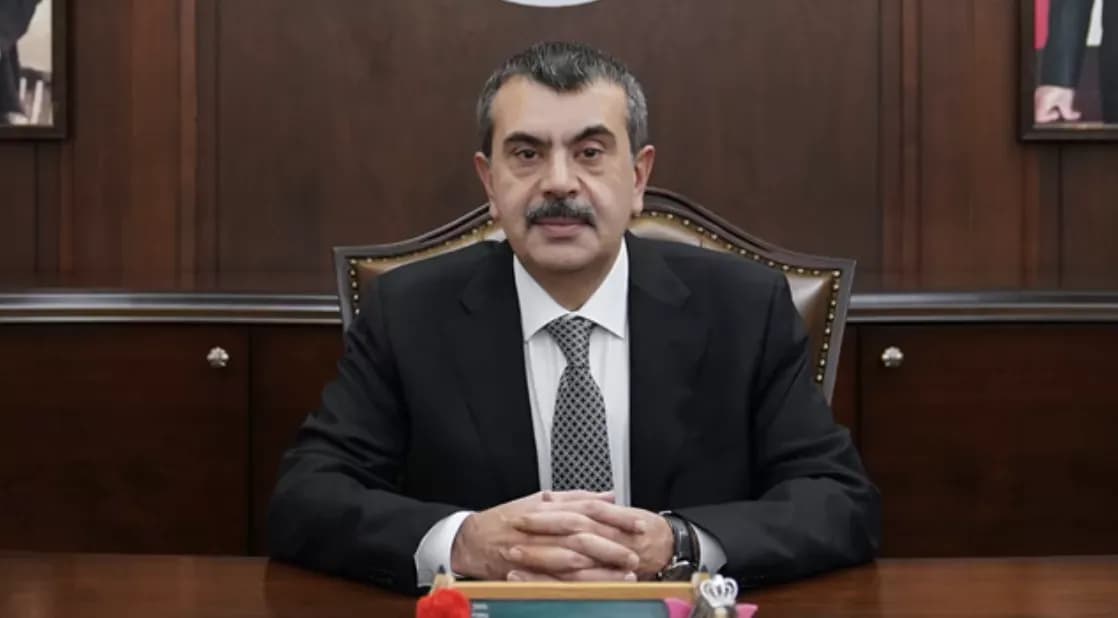 Ara tatil kalkacak mı? Bakan Tekin yeni dönem kararını açıkladı