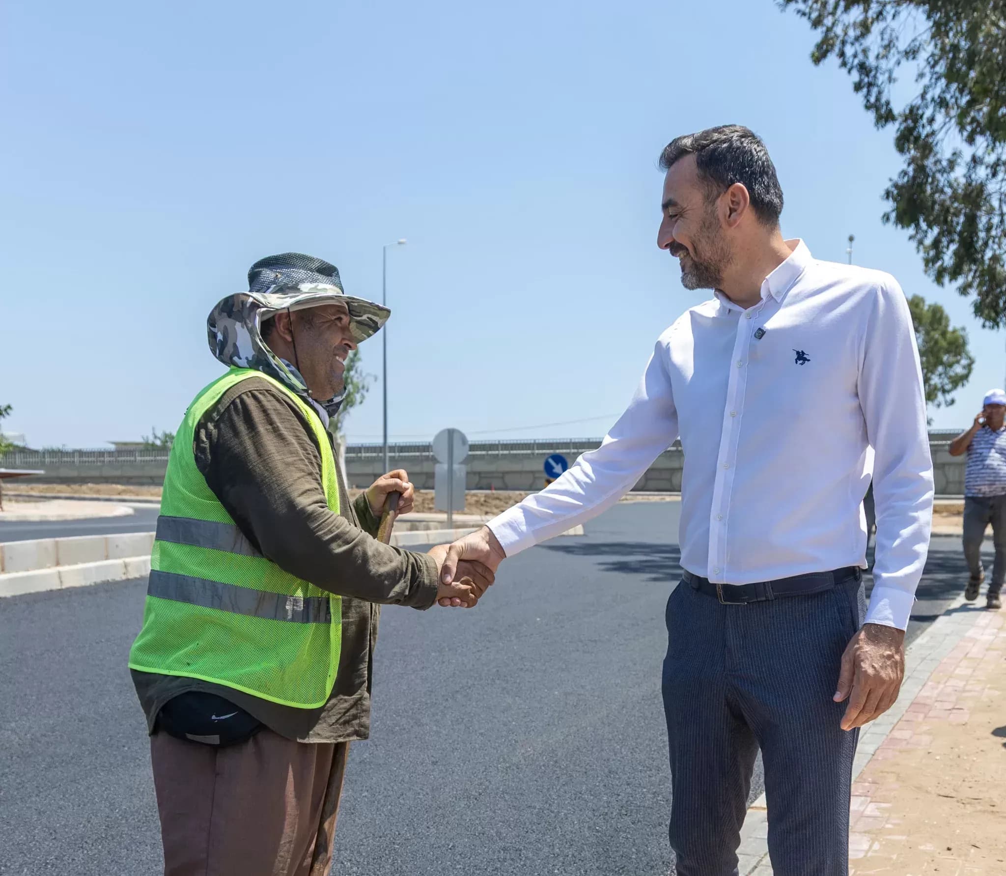 Manavgat Belediyesi D-400 bağlantı yolunda ulaşım düzenleme çalışması yürütüyor