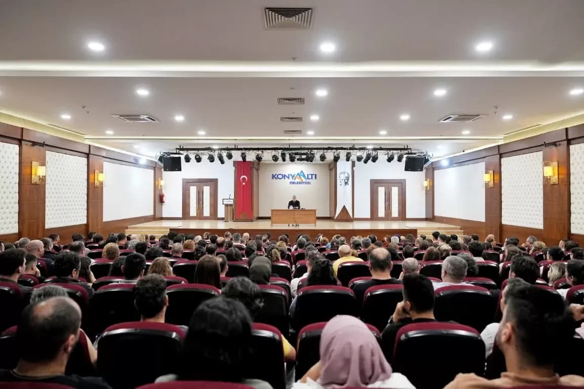 Kotan, Konyaaltı Belediyesi personeliyle bir araya geldi