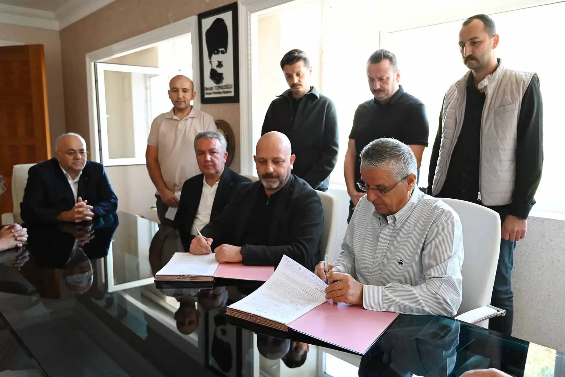 Kemer Belediyesi şirket personellerine yüzde 15 zam yapılmasının kararlaştırıldığı belirtildi