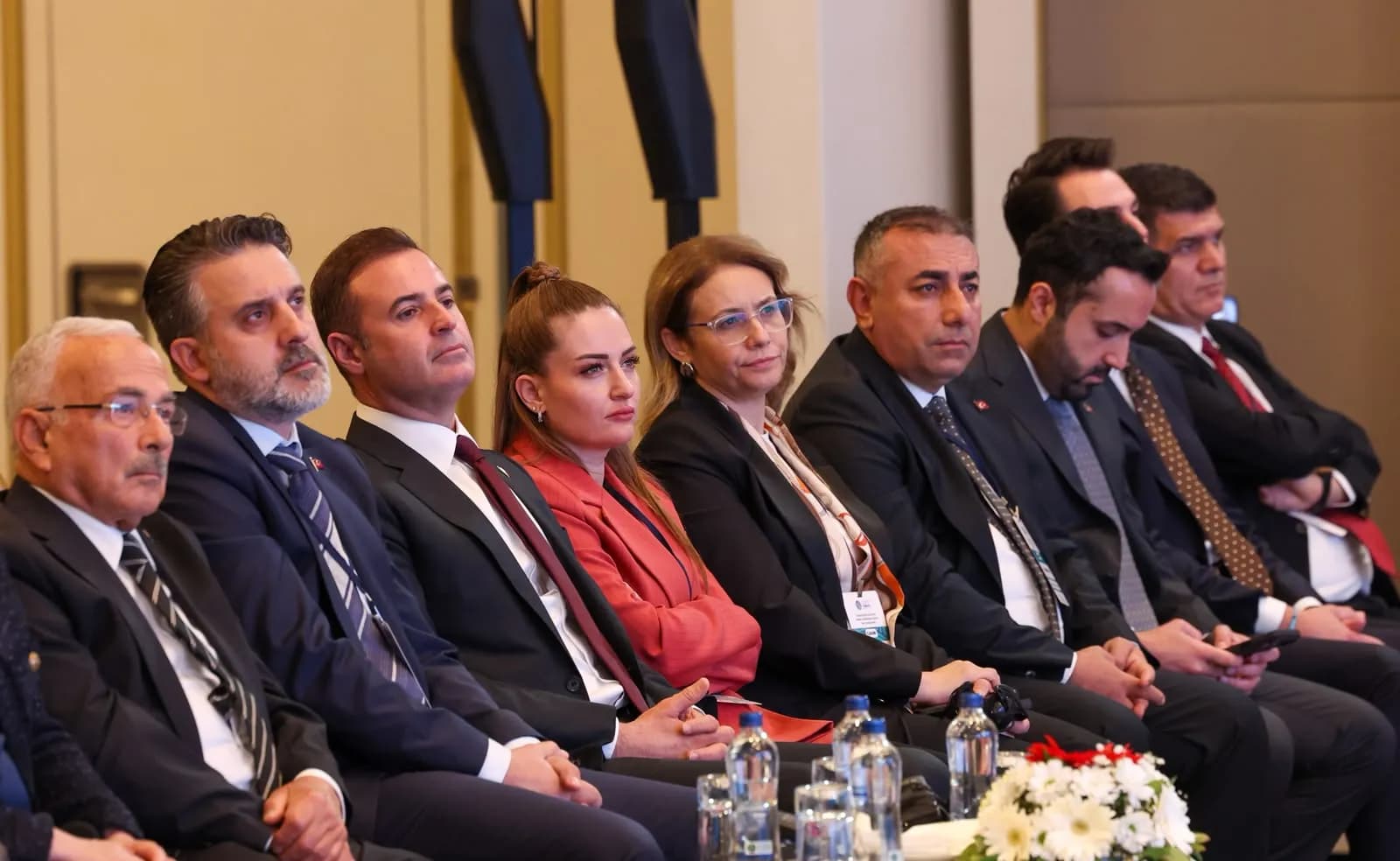 Büyükşehir Başkan Vekili Özdemir dirençli şehirler toplantısına katıldı