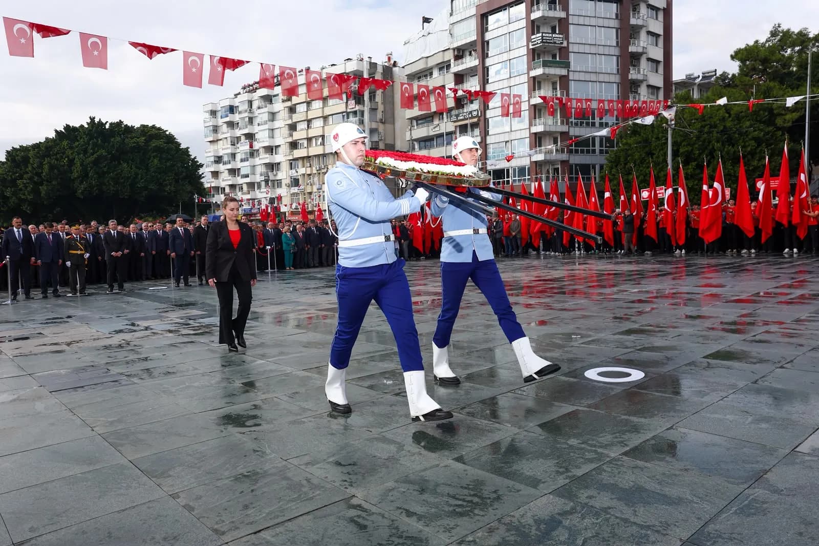 çelenk sunumu 