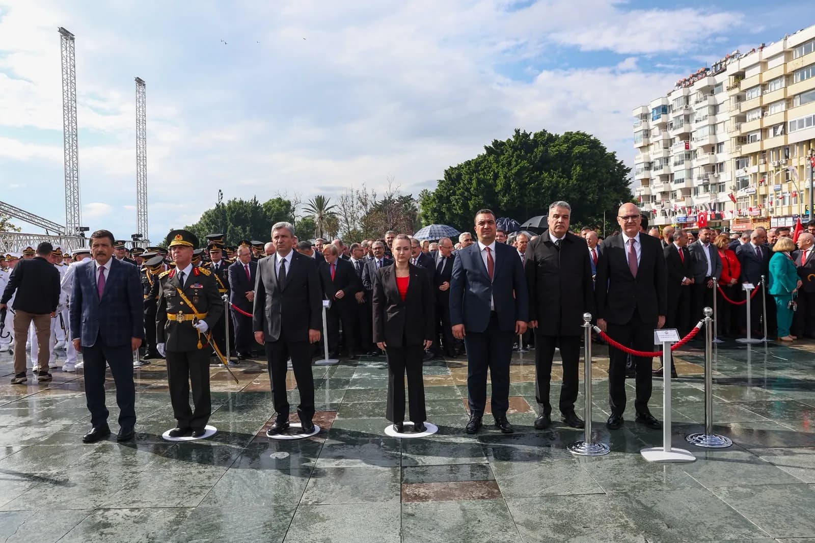 çelenk töreni katılımcıları