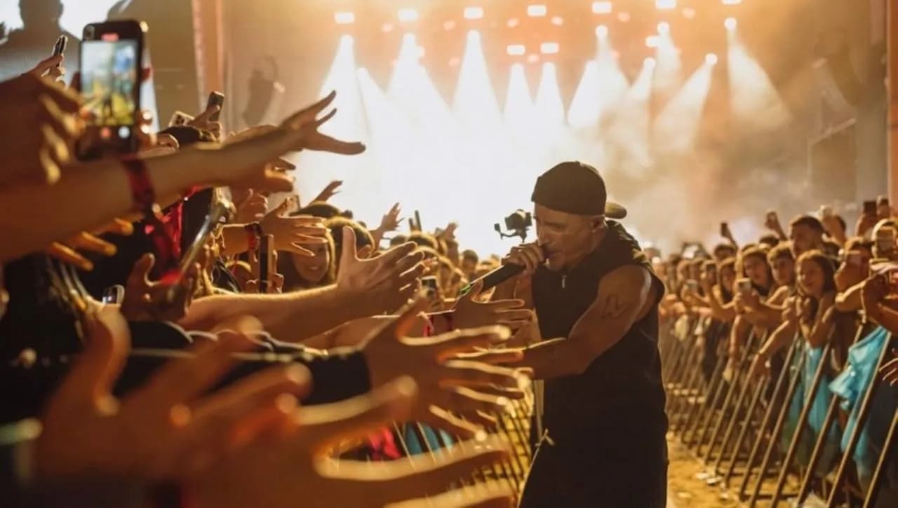 Kepez Belediyesi'nin Cumhuriyet Bayramı kutlamaları kapsamında maNga konser verecek