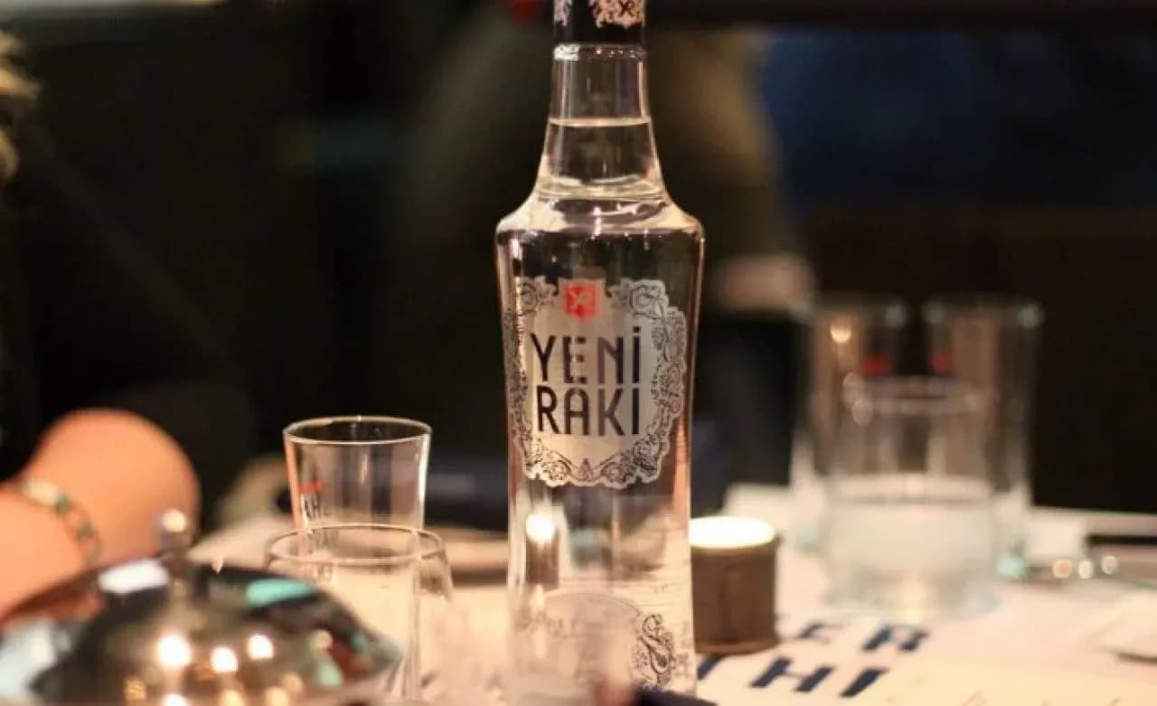 2025 Rakı Fiyatları Ne Kadar Oldu? En Ucuz ve En Pahalı Rakılar Hangileri? İşte Güncel Zamlı Liste