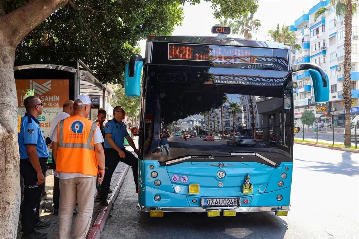 Antalya'da halk otobüslerinde klima ve havalı korna denetimi