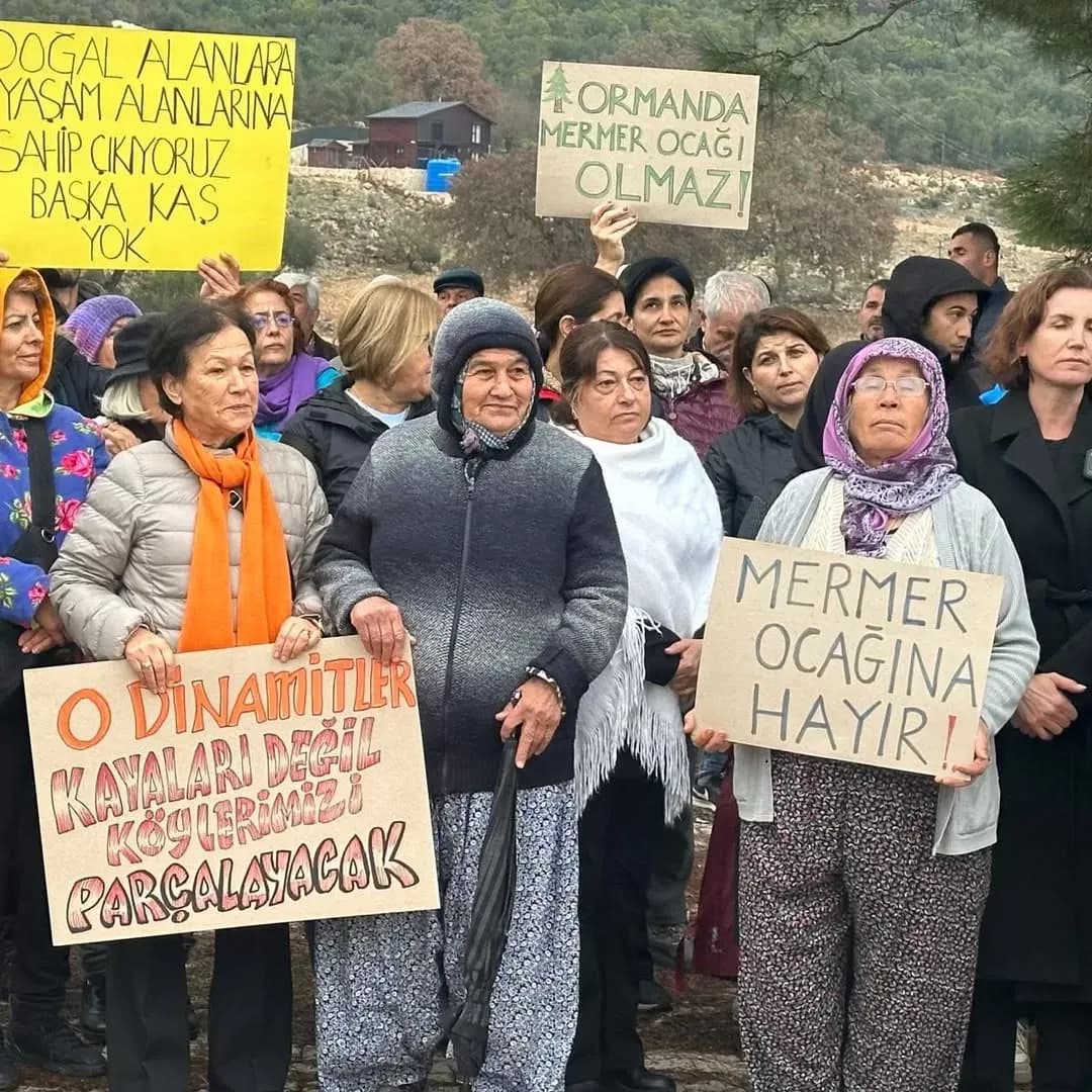Kaş Çevre ve Kültür Derneği’nden Gökçeyazı Mahallesi’ndeki mermer ocağı şantiyesine karşı açıklama