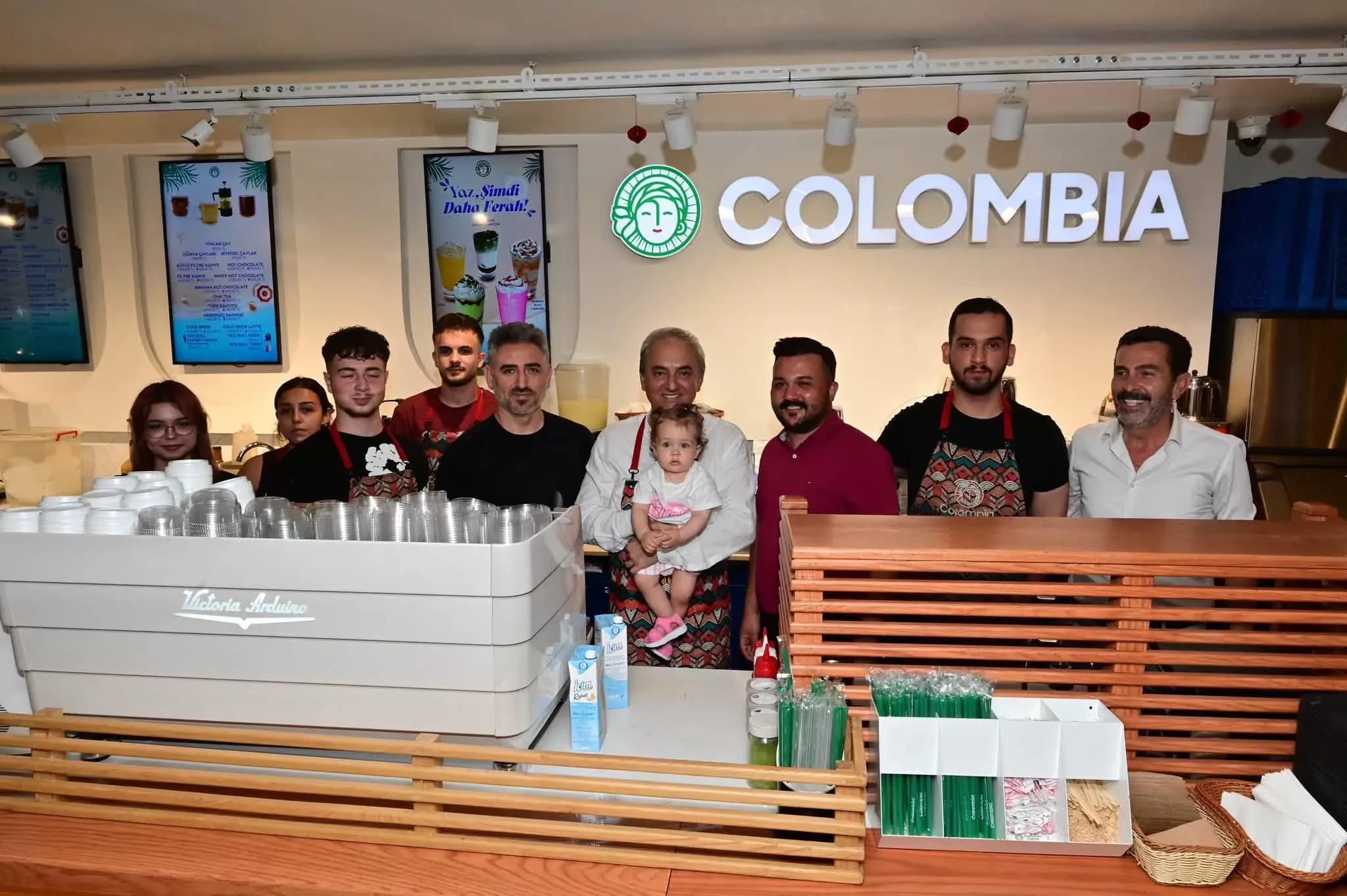 Kocagöz, "Temizlik Kirletmemektir" kampanyasını Kültür Kafeler Caddesi esnafına tanıttı