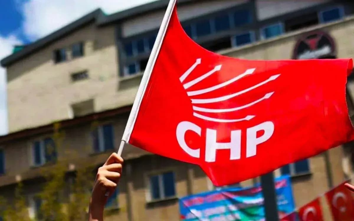 CHP Antalya Gençlik Kolları’nda görev değişikliği: Onur Kayar görevden alındı, yerine Muhammed Tanrıverdi atandı