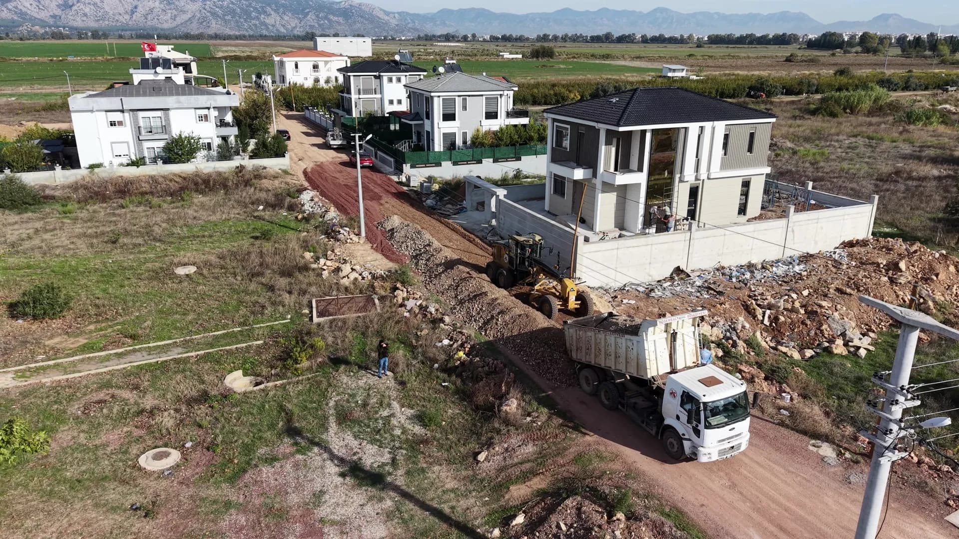 döşemealtı yol