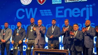 CW Enerji Türkiye Yağlı Güreş Ligi kupası