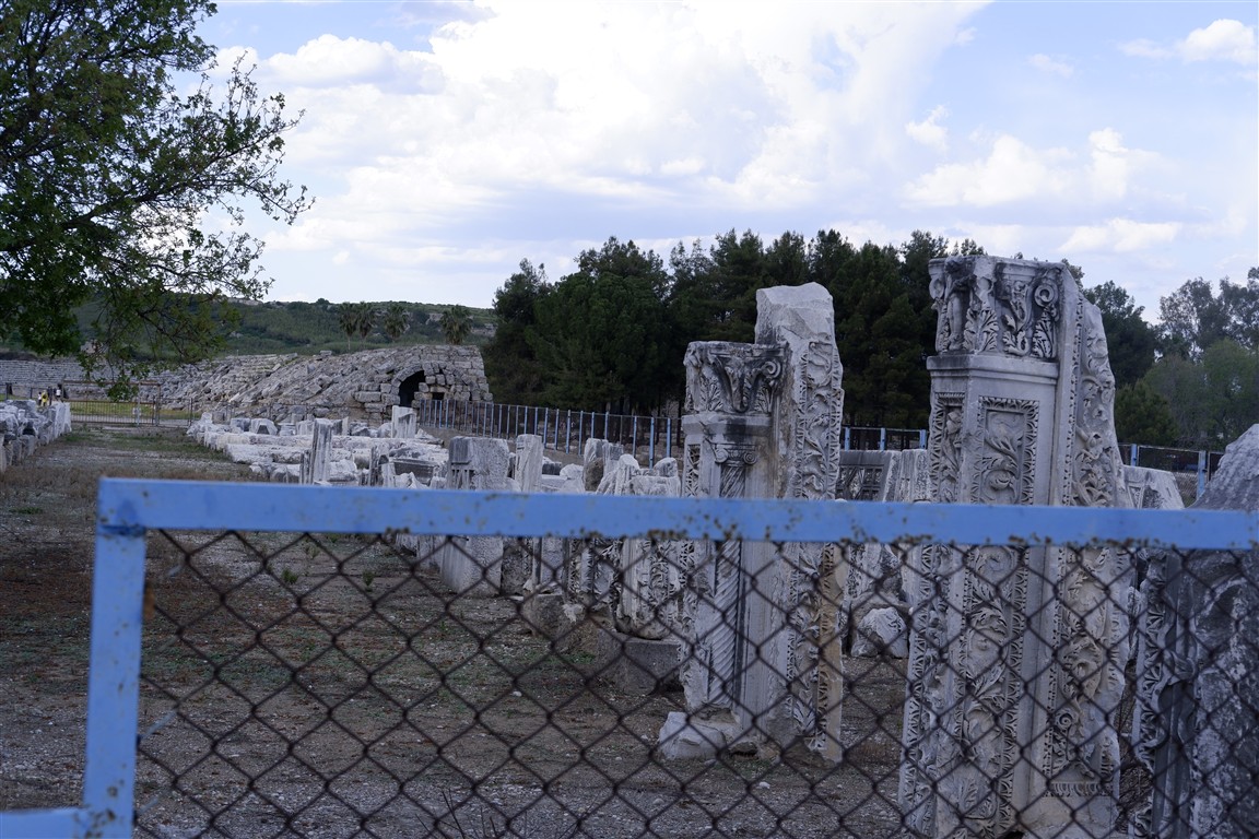 Perge Antik Kenti, Antalya turizm ,Roma dönemi eserleri, Antik kent ziyaretleri ,UNESCO Dünya Mirası, Arkeolojik keşifler, Antalya Müzesi, Kültür turizmi