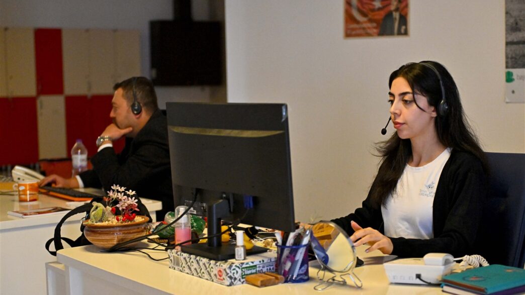 Muratpaşa Belediyesi Turunç masa