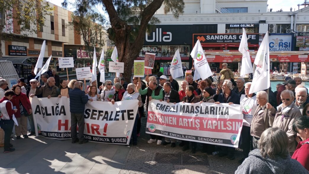 Antalya emeklilerin enflasyon eylemi