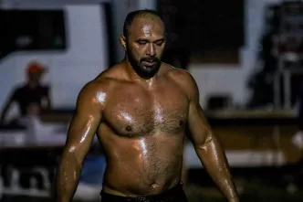 Yağlı güreşte ali gürbüz