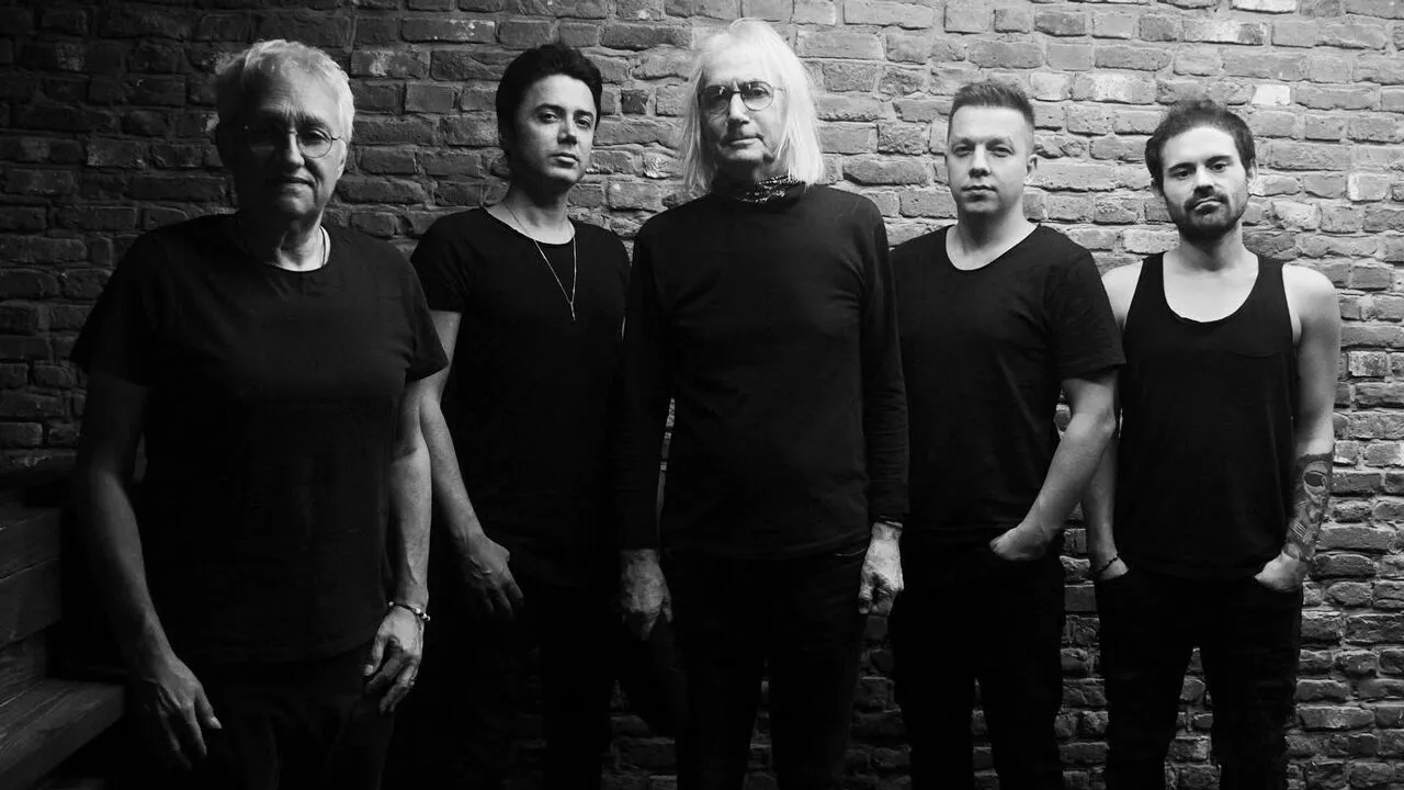 bulutsuzluk özlemi antalya 40. yıl konseri