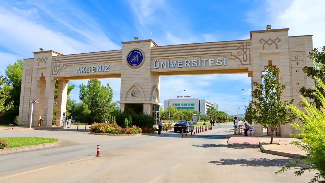 Akdeniz Üniversitesi mezuniyet