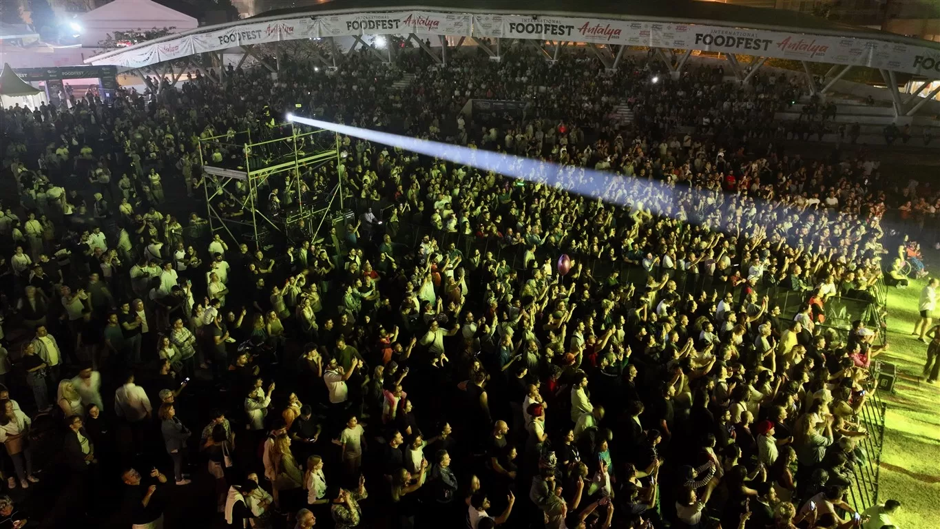 Antalya ceylan ertem konseri