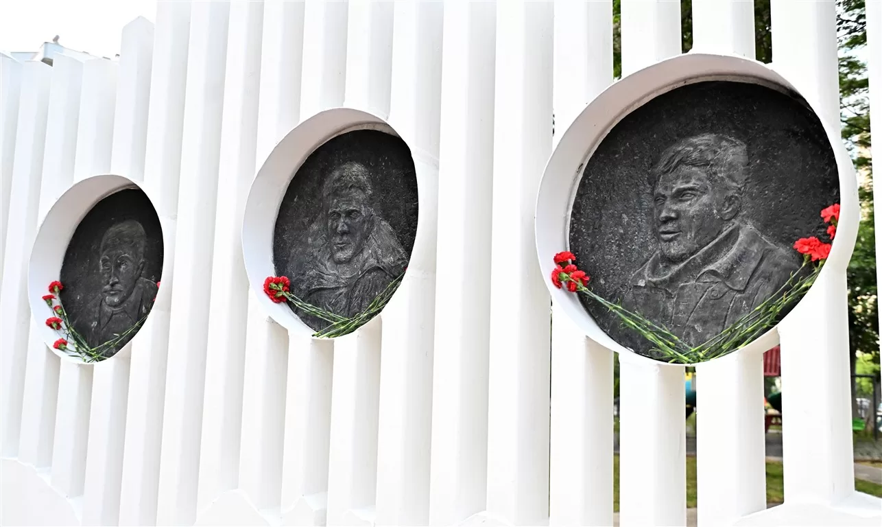 Ümit Uysal üç fidan anması