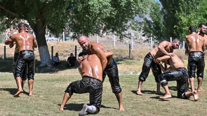 2026 yağlı güreş takvimi Kırkpınar 2026 tarihi Türkiye yağlı güreş ligi Antalya yağlı güreşleri 2026 başpehlivan güreş programı