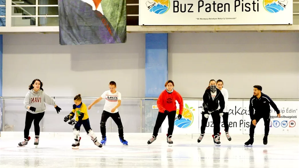 muratpaşa buz pisti