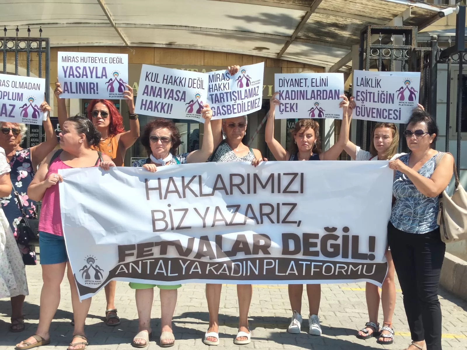 Antalya Kadın Platformu diyanet suç duyurusu