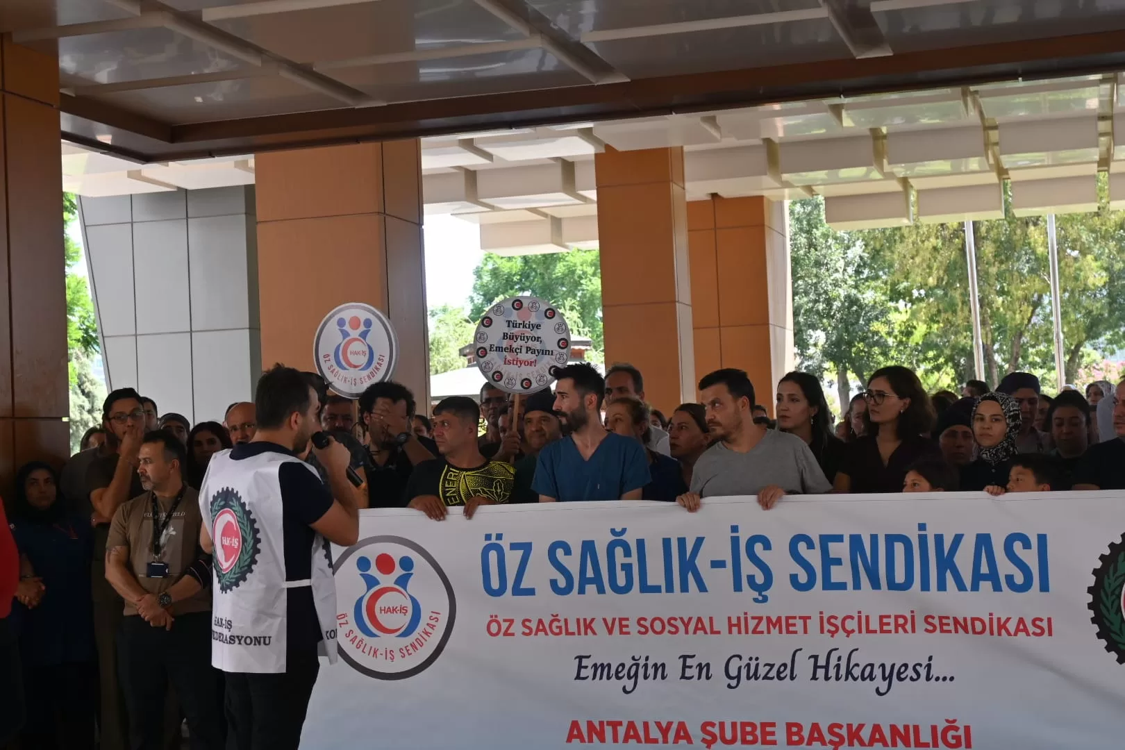 Akdeniz Üniversitesi sağlık işçisi