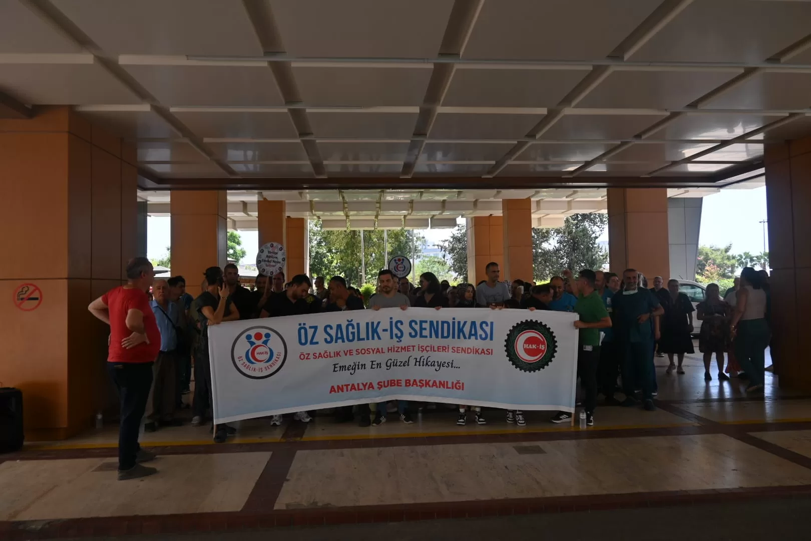 Akdeniz Üniversitesi sağlık işçisi