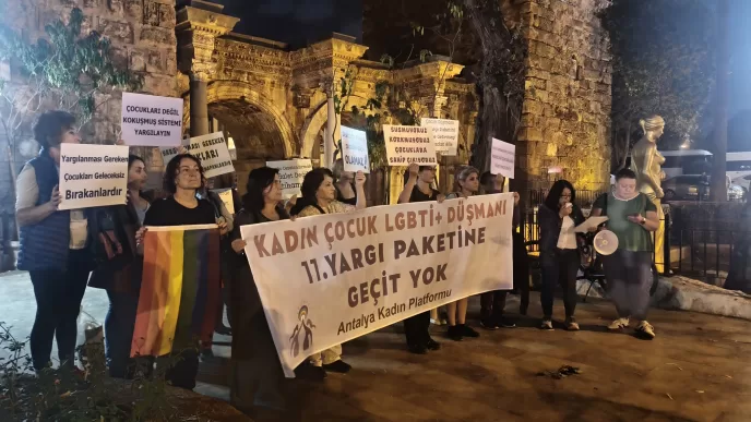 antalya 11. yargı paketi protestosu