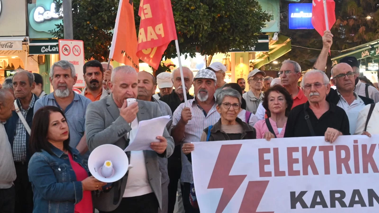 antalya elektrik zammı protestosu