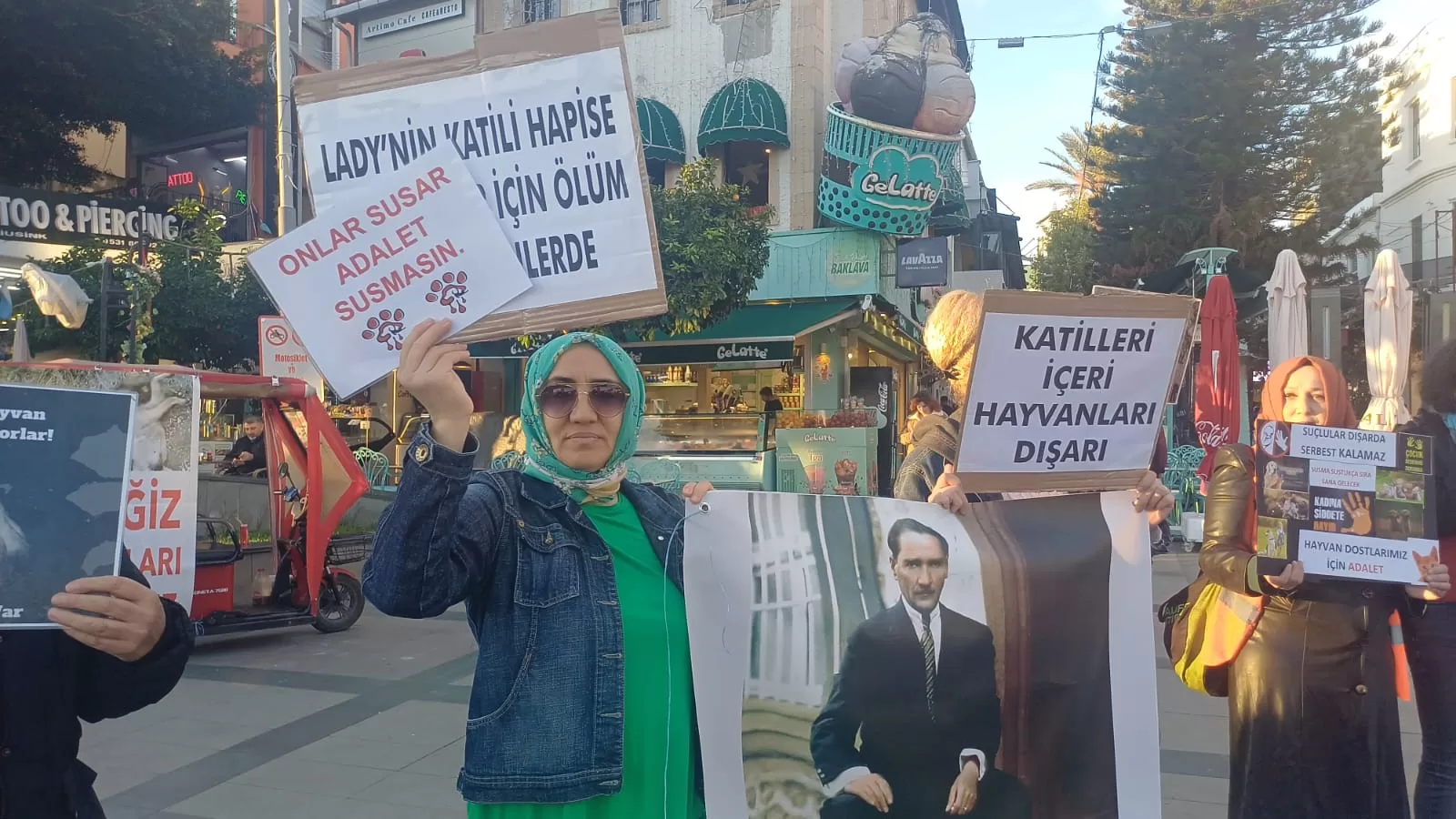 Attalos Patı Gönüllüleri açıklama