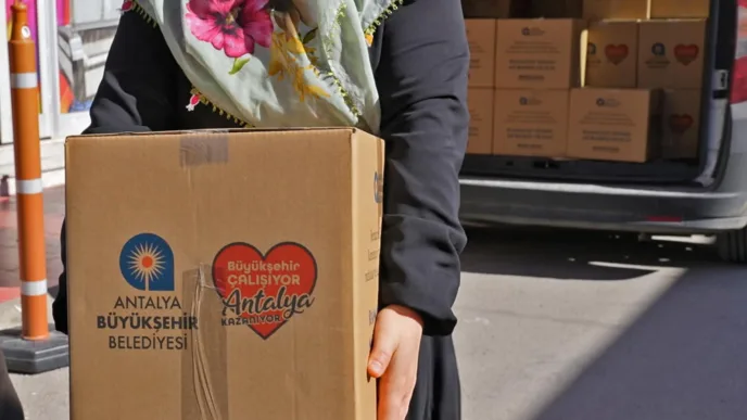 antalya büyükşehir belediyesi ramazan kolisi