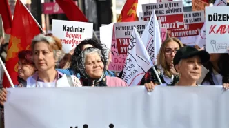 Muratpaş'da 8 Mart yürüyüşü