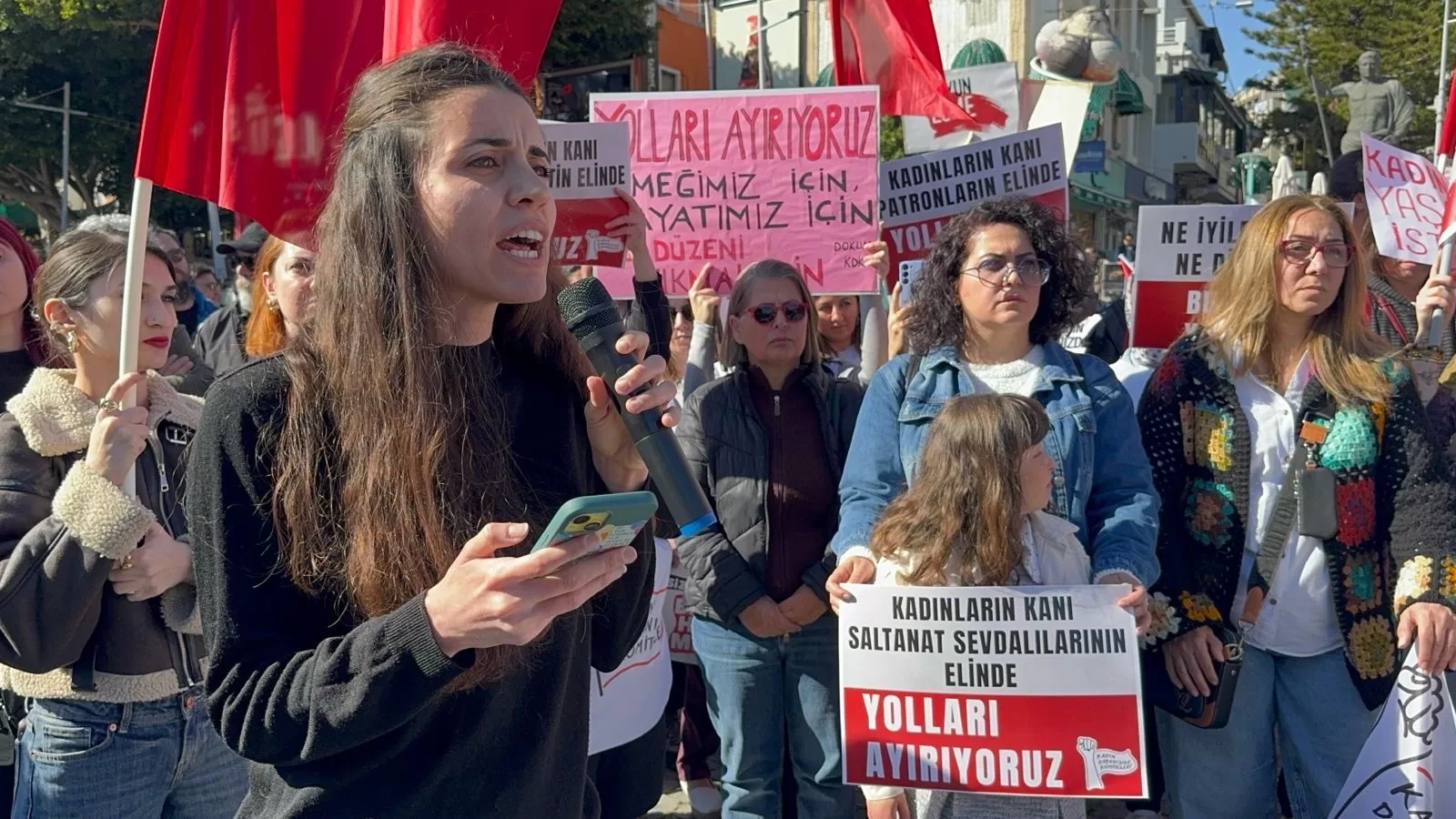 Muratpaş'da 8 Mart yürüyüşü