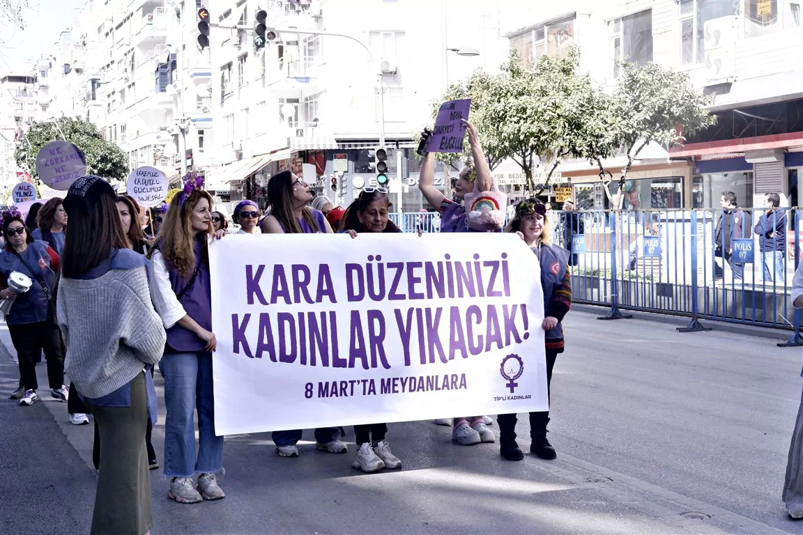 Antalya 8 Mart yürüyüşü