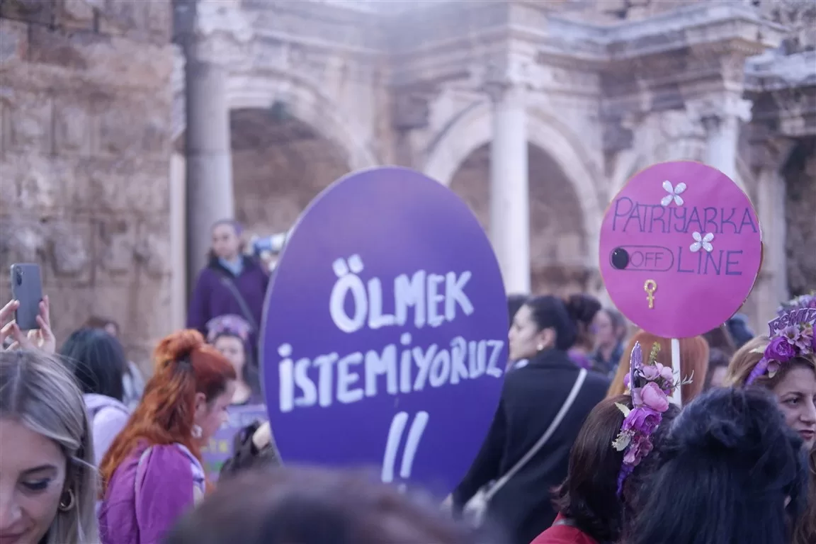 antalya feminist gece yürüyüşü
