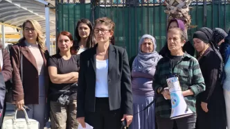 DEM Partisi pankart
