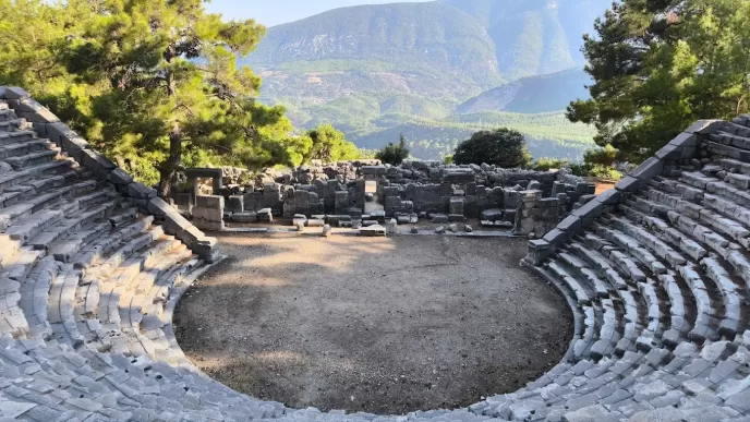 Arykanda antik kenti nerede